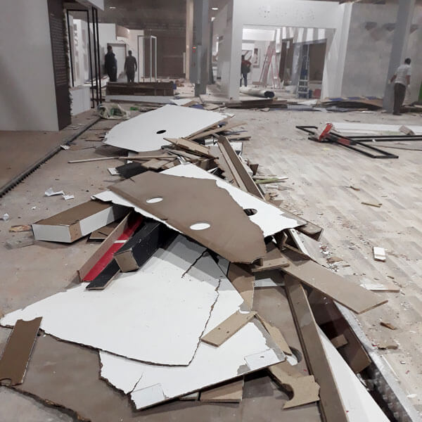 تخریب غرفه نمایشگاه